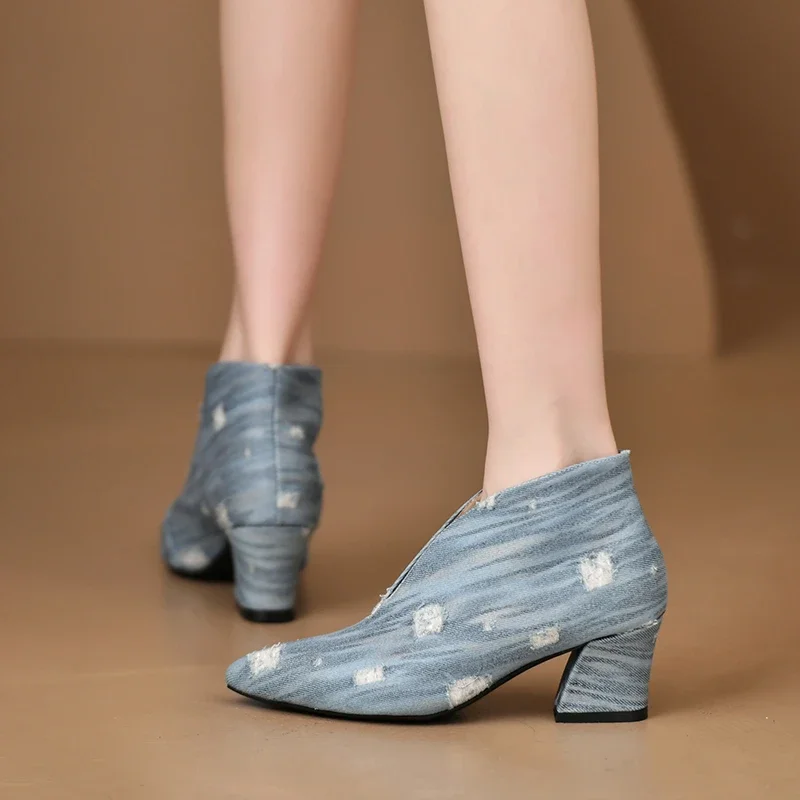 Женские джинсовые Ботинки на каблуке ковбойские ботильоны с острым носком