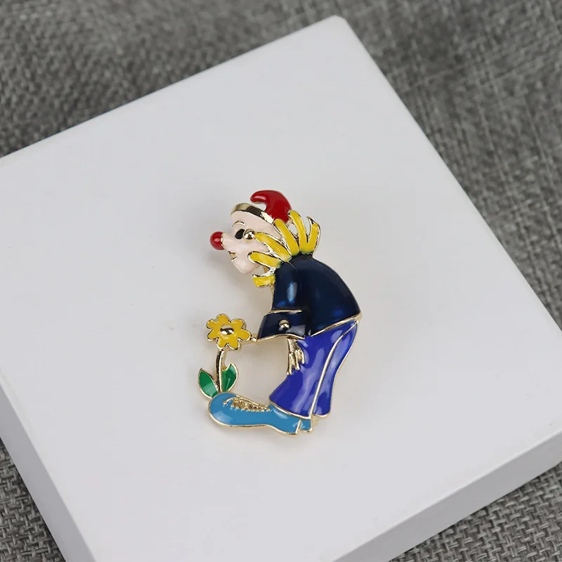 

Vintage Circus Enamel Clown Brooches for Men and Women Personality Pins Niche Design Blue Corsage Clothing Accessories Gifts