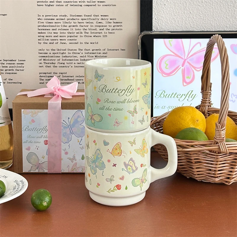 Керамическая кружка с рисунком бабочки