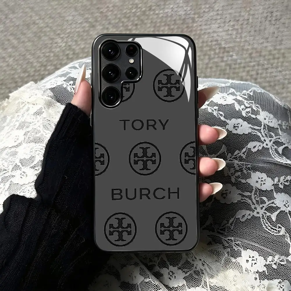 Фото Роскошный модный чехол для телефона Tory Burch для Samsung S26 S25 S24 S23 S22 S21 S20 Plus Ultra Fold A, стеклянный магнитный чехол. №3