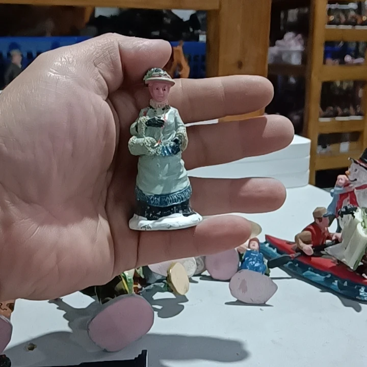 

resin figure mental psychological sand table game box court therapy woman lady