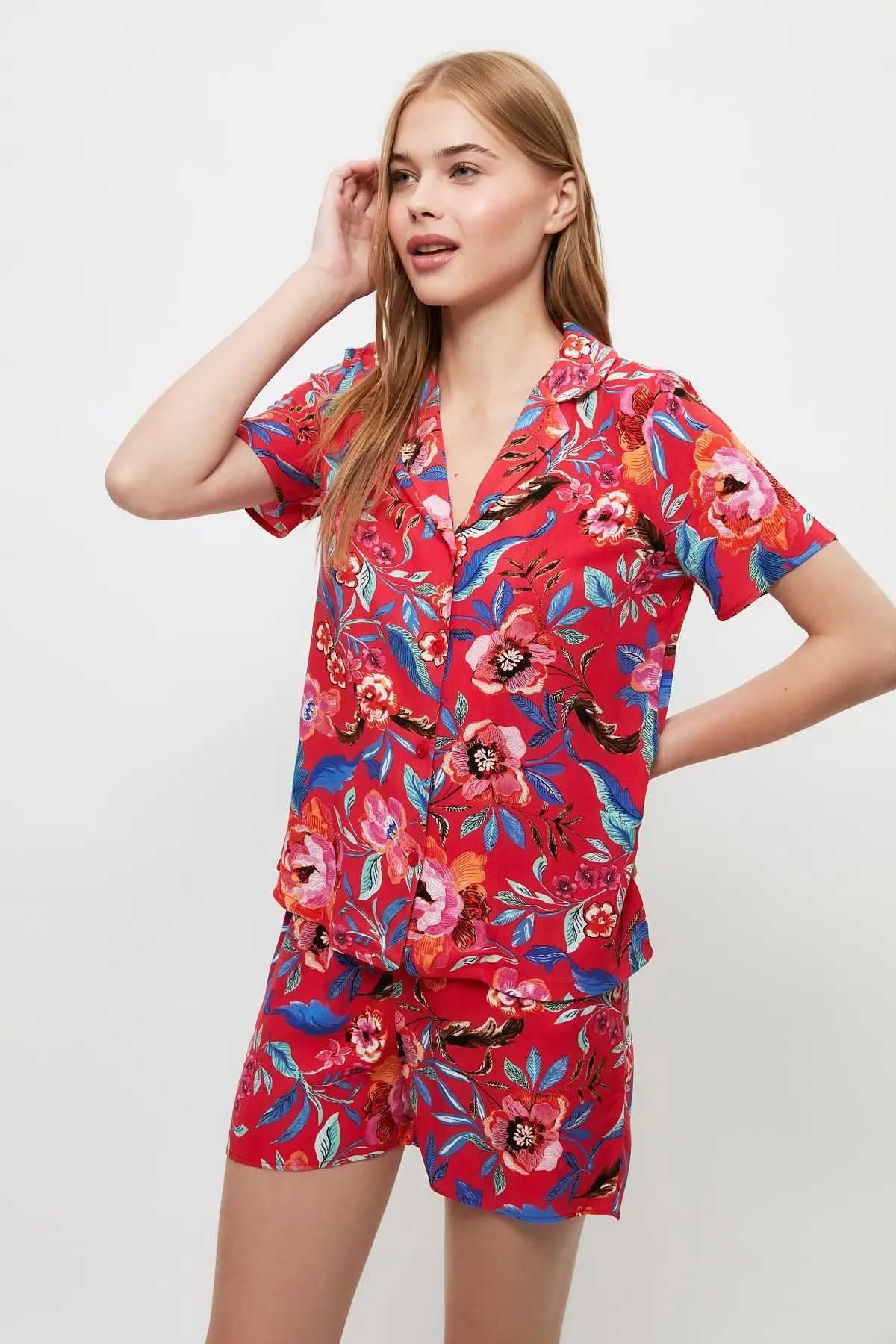 

Trendyol Flower Pattern Woven Pajamas set THMSS21PT1528