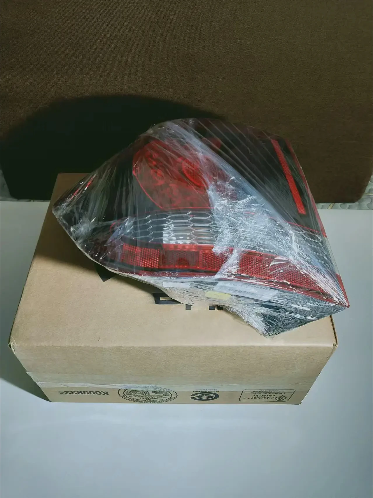 

Внешний задний фонарь светодиодный левый и правый подходит для DODGE Journey 2008-2020 FIAT Freemont 2011-2015 68227119 АА 68227118 АА