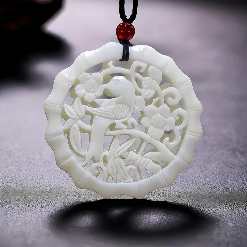 Ожерелье с подвеской в виде птицы из натурального нефрита