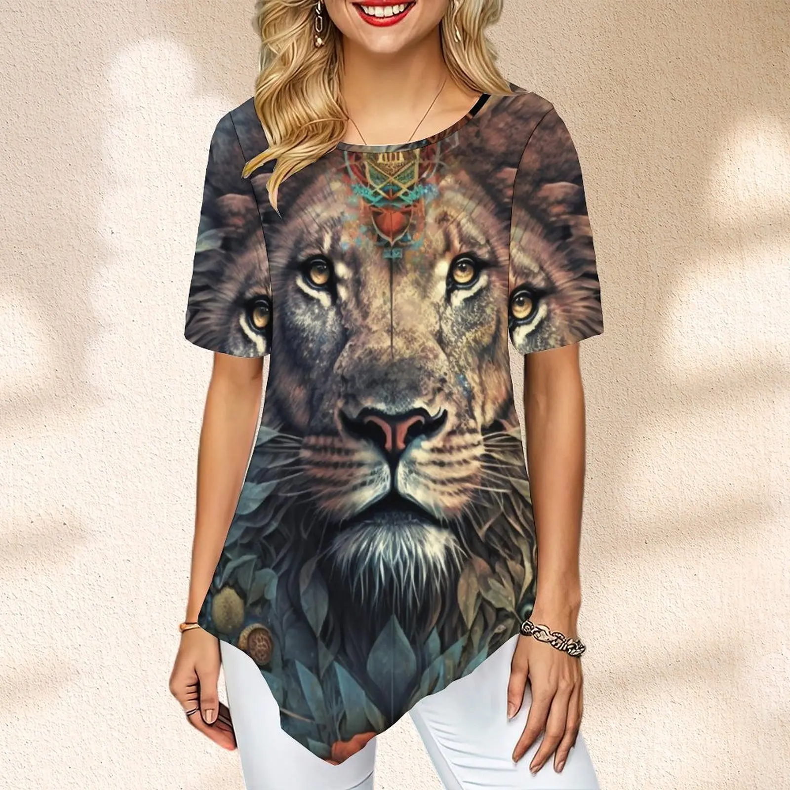 

Женская летняя футболка с коротким рукавом и принтом мандалы и льва