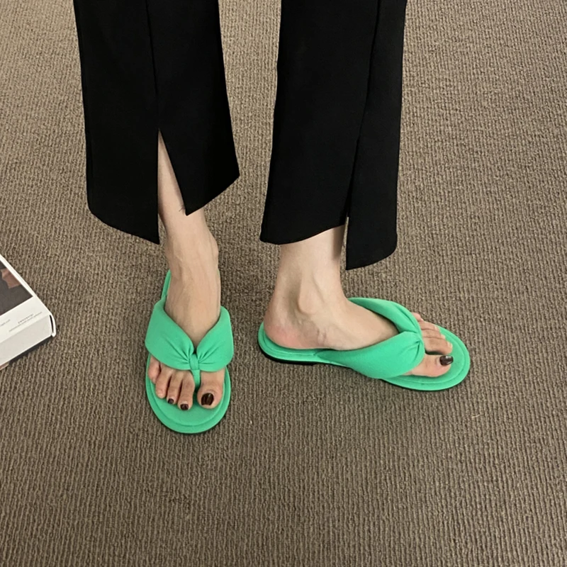 

Women Sandals Flip-Flops Candy Color Pleated Fashion Shoes New All-match Outdoor Flat Slippers Women Casual Home Summer Slippers