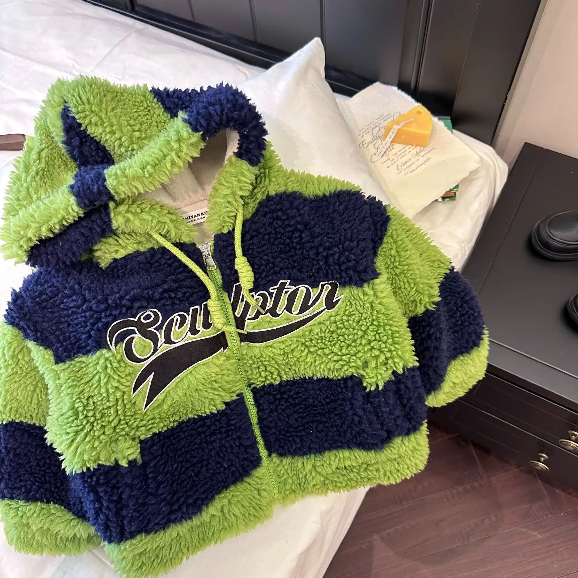 

Детское пальто 2023 зимняя новая куртка с капюшоном с косыми глазами Фирменная торговая марка детское утепленное платье maomao