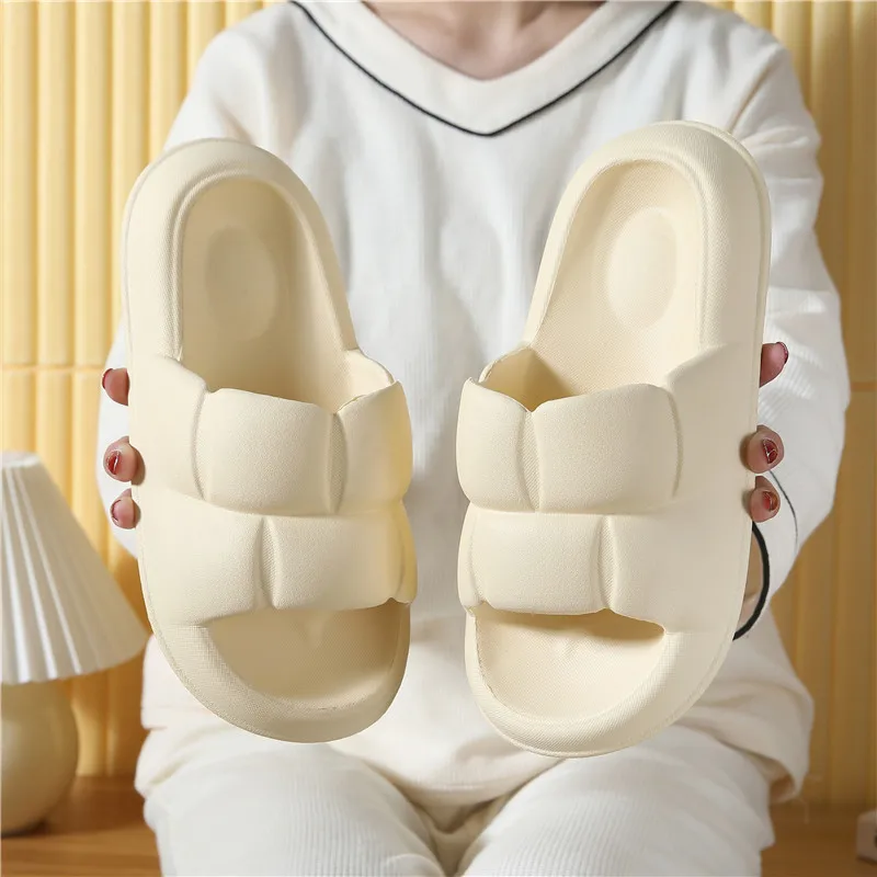 

The 2022 summer new slippers sandals for women