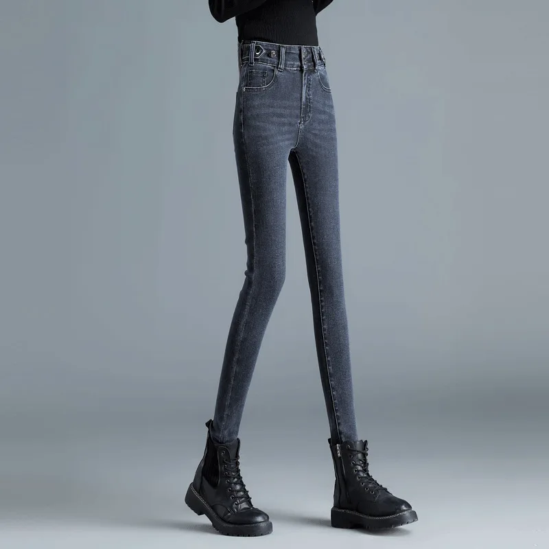 Рисунок 6 - Женские эластичные джинсы с высокой талией