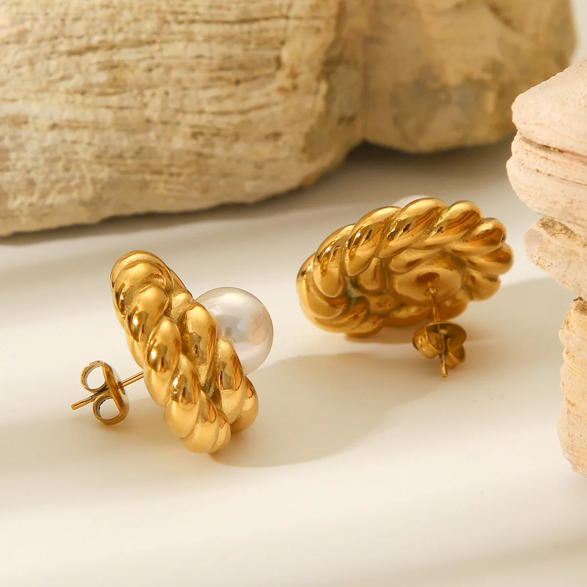 Женские серьги-гвоздики из нержавеющей стали с имитацией жемчуга и цветка