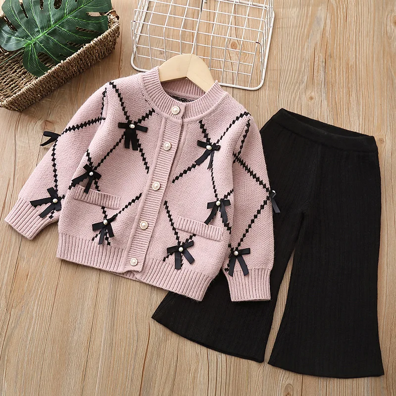 Купи Girls Winter Knitted Clothes Set Bowknot Striped Sweater with Black Flare Pants Two Piece Suit 2-6 Years Children Fall Costumes за 1,662 рублей в магазине AliExpress