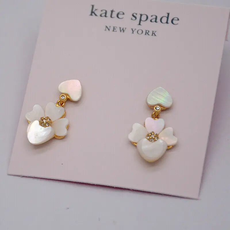 

jewelry Gold Plated Mother of Pearl Flower Shape pierced stud earring