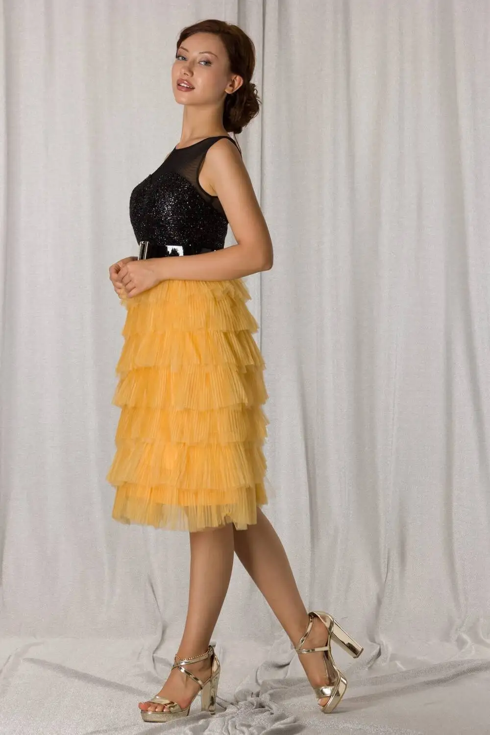 

Yellow Black Coat Pleated Short Evening Dress