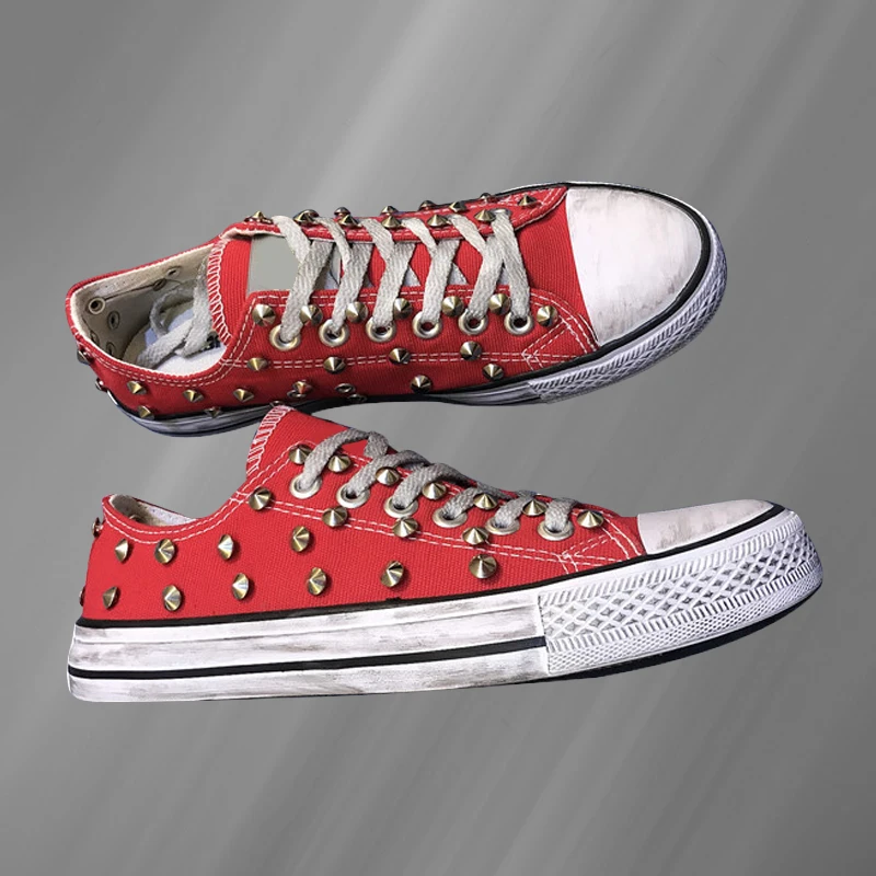 

Red and black low-top dirty and old rivet canvas shoes street shooting comfortable handmade rivet vulcanized shoes 35-46