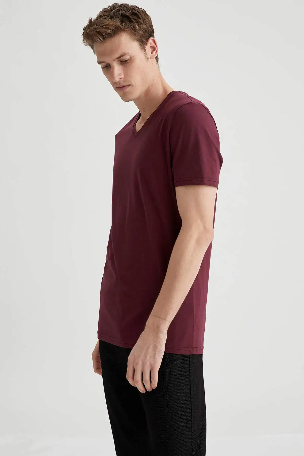 Мужская хлопковая футболка с V-образным вырезом и коротким рукавом | одежда