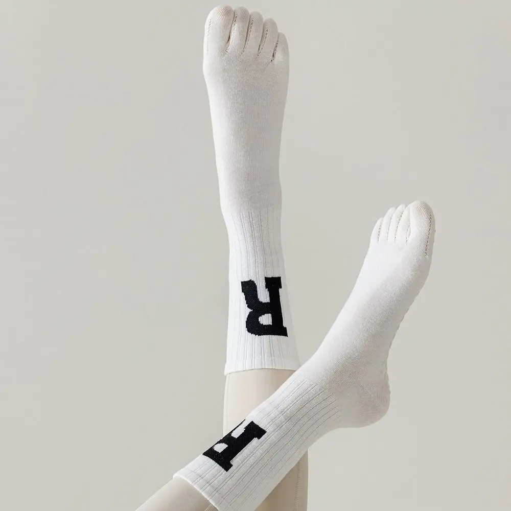 

Letter Calf Socks Running Sports Non-slip Cotton Split Toe Socks Female Hosiery Five-Finger Socks Middle Tube Socks