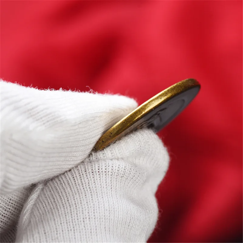 · Деньги десять императоров деньги пяти шести трех монета для украшения дома |