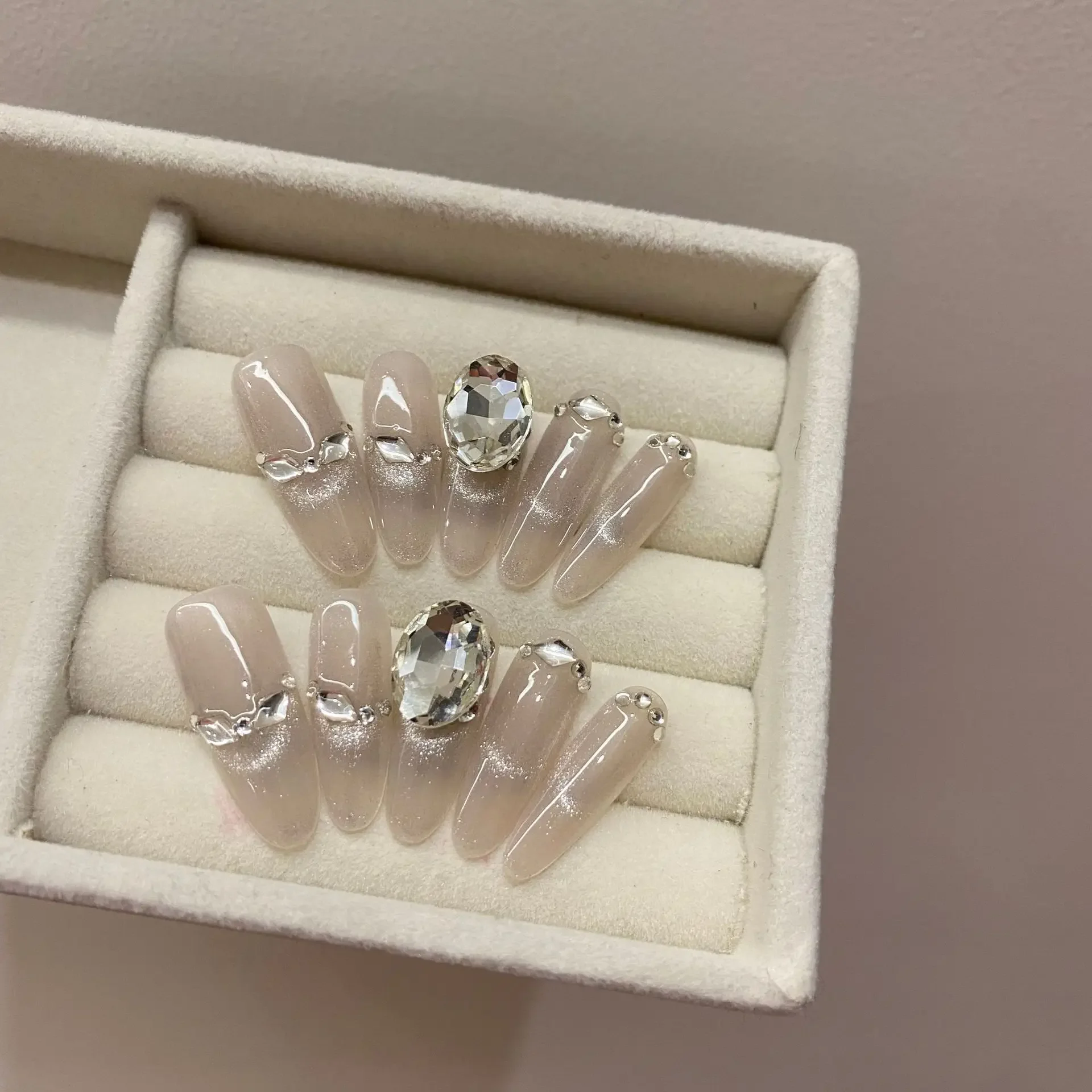 77 Длинные овальные патчи для ногтей ручной работы Красная книга TikTok Популярные