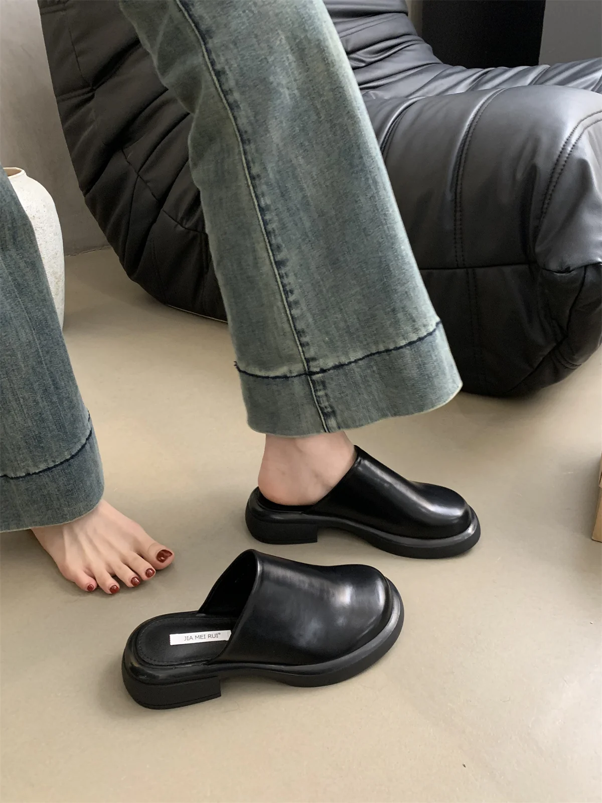 Мюли женские с закрытым носком роскошные лоферы шлепанцы на среднем каблуке для