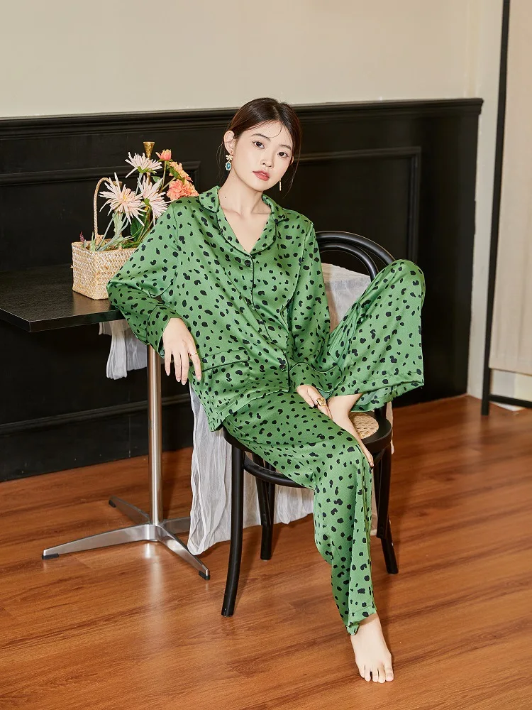 High-quality pajamas women's 2022 new ice silk fashion leopard print pijamas women  سكسي نيك  silk pajamas