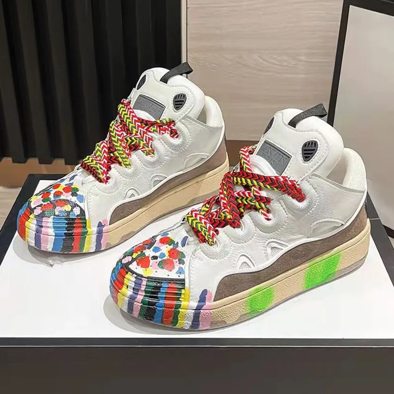 

Кроссовки женские кожаные на платформе, люксовые брендовые теннисные туфли на плоской подошве, модная цветная обувь с граффити, на осень