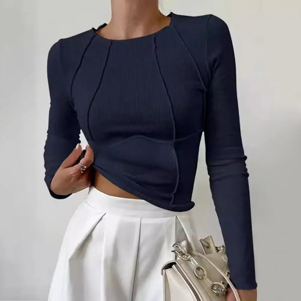 Женская футболка с круглым вырезом длинным рукавом и декоративными линиями