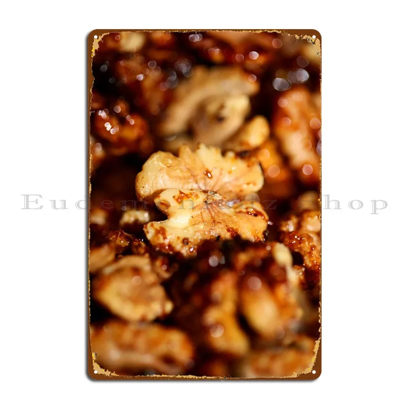 

Фотообои с металлическим знаком