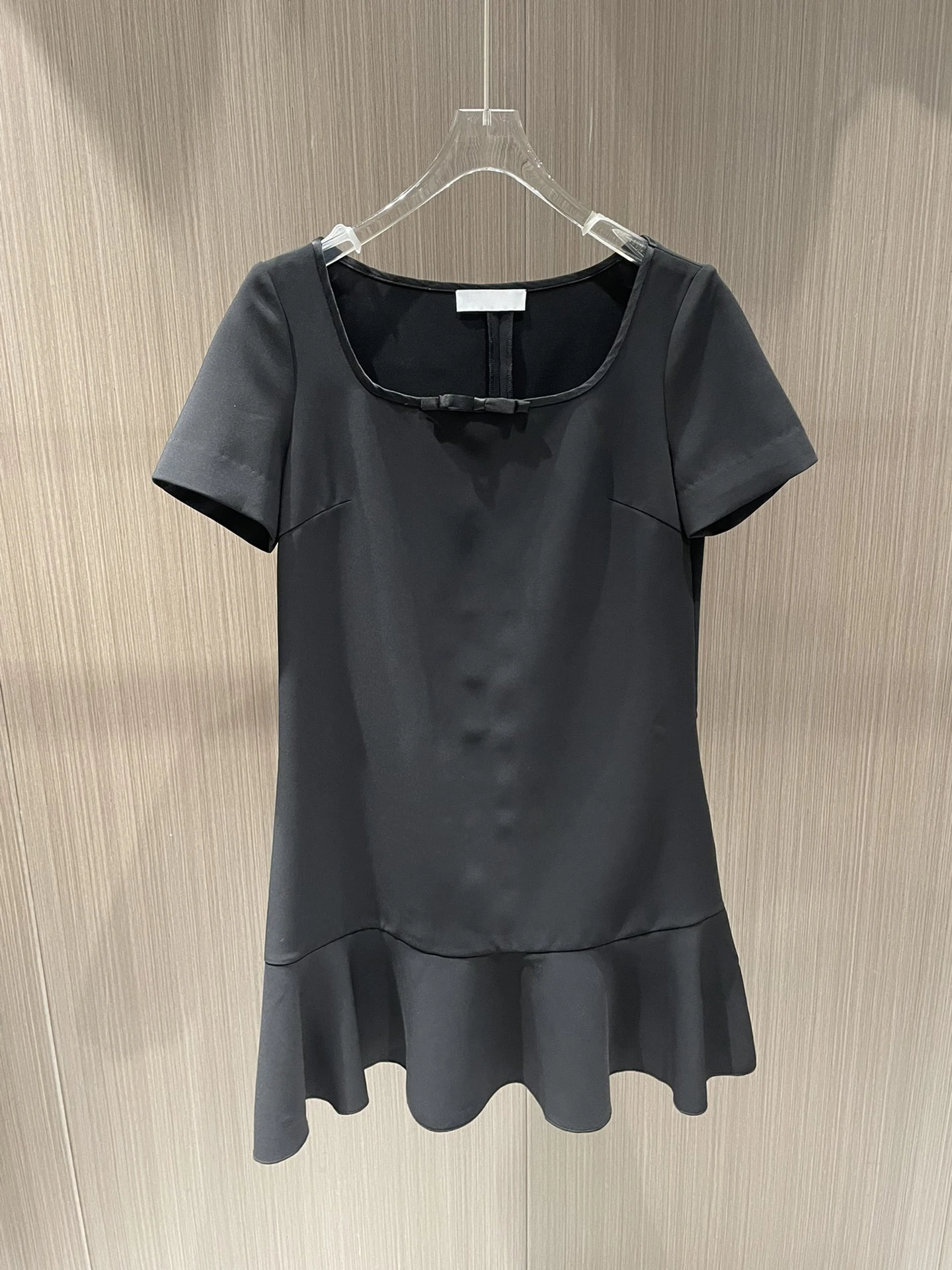 

Early spring new collar bow dress cute age reduction daily wear is also completely not against