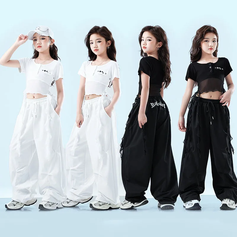 Фото Детская одежда в стиле хип-хоп Kpop, белый, черный укороченный топ с ремешками, футболка, повседневные спортивные штаны с парашютом для девочек, костюмы для джазовых танцев, одежда №1
