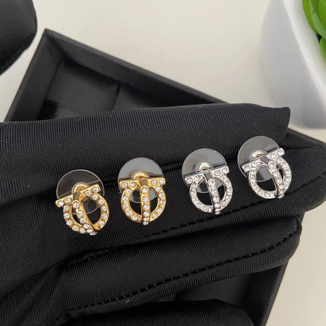 

European and American new irregular pattern diamond earrings