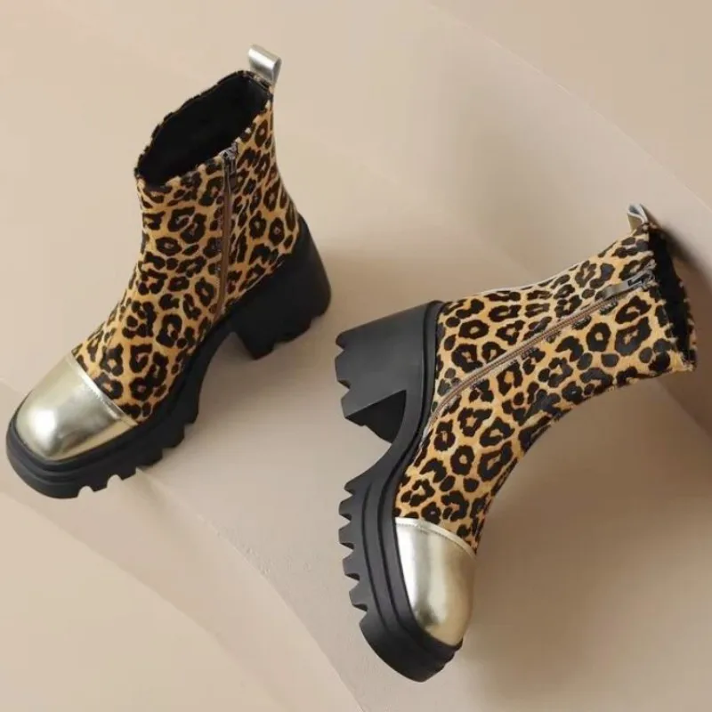 

Ботинки Челси женские на высоком массивном каблуке и платформе, зимние, 2023