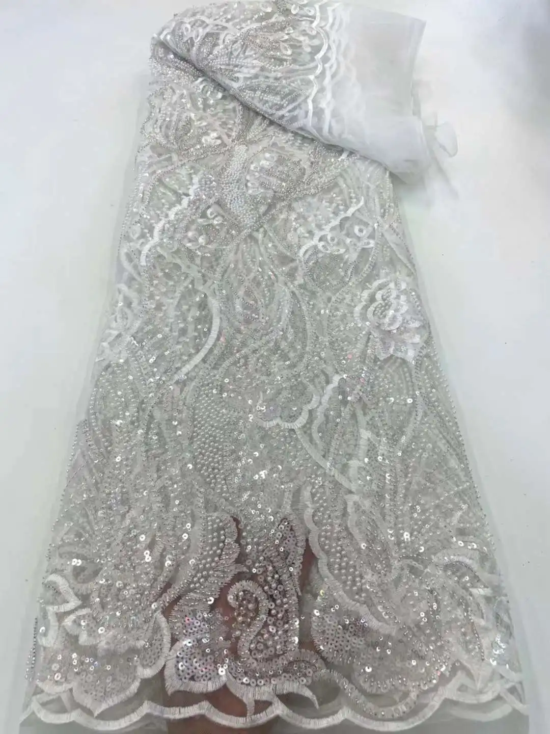 

Luxury White Handmade Beads Lace Fabric with Sequins Latest Nigeria Embroidery Lace Tulle Fabric for Wedding Dress WS-0065