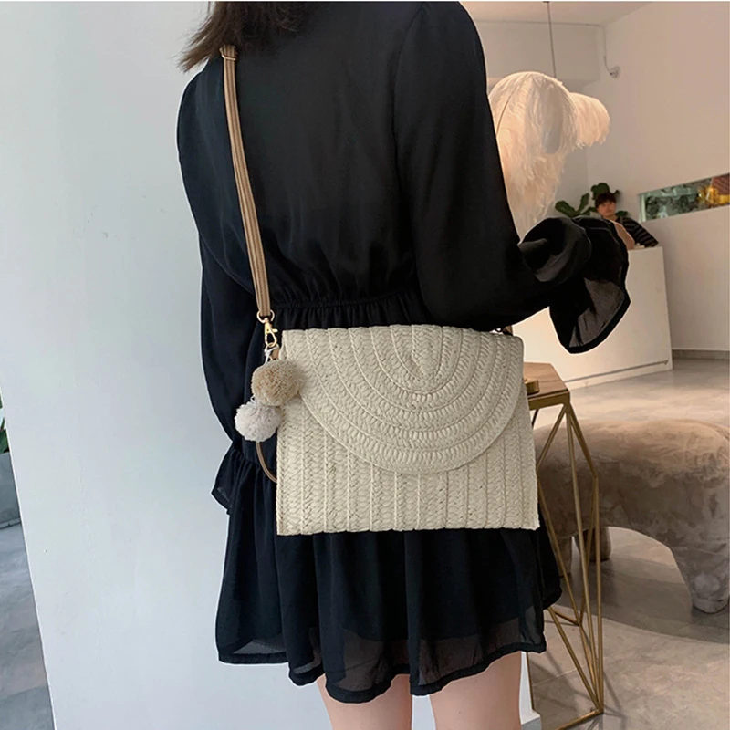 

Round Straw Woven Beach Bag Vintage Handmade Woven Shoulder Bag Raffia Circle Rattan Bags Bohemian Summer Vacation Casual Bags