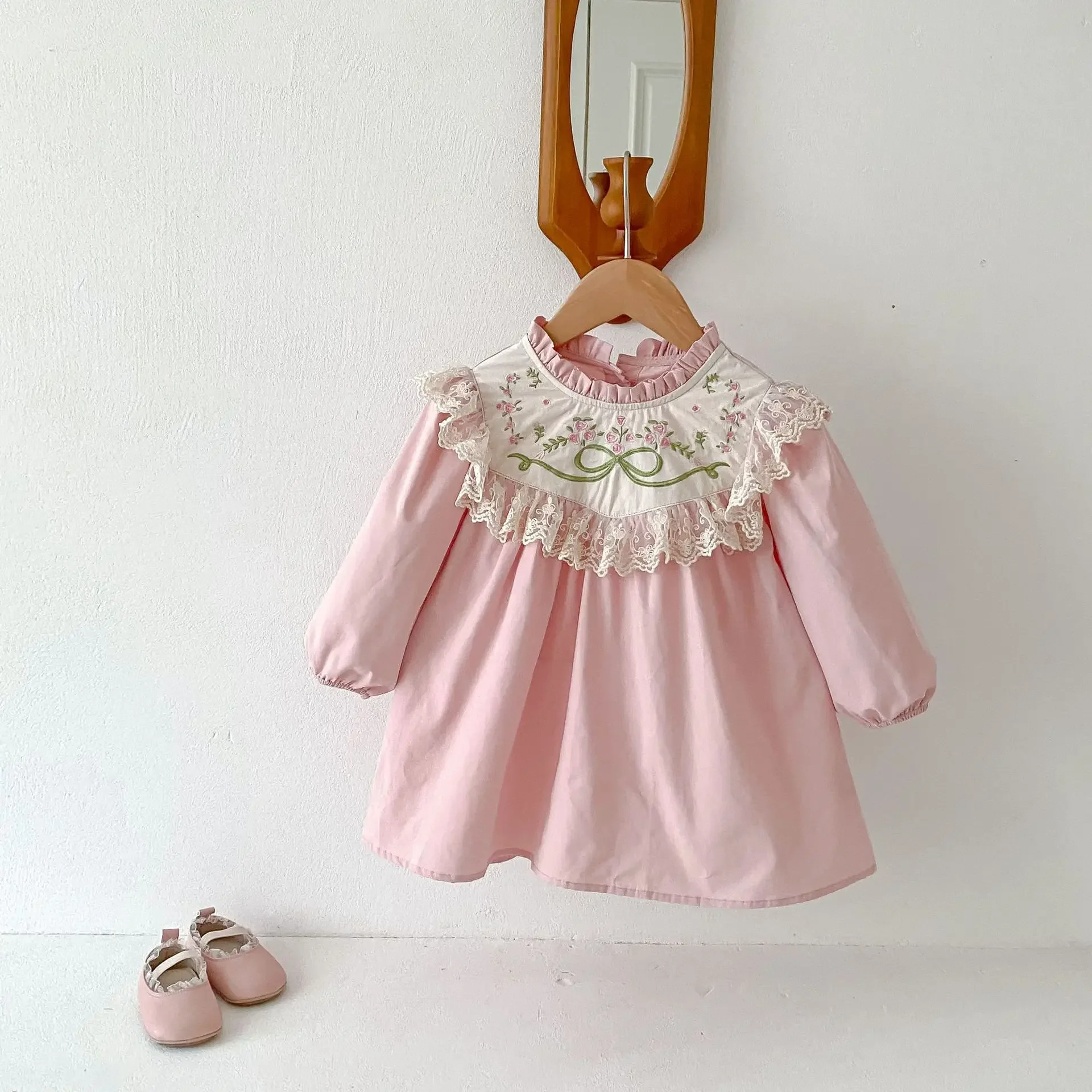 Весна 2024 новый стиль для девочек маленький и средний размер детский