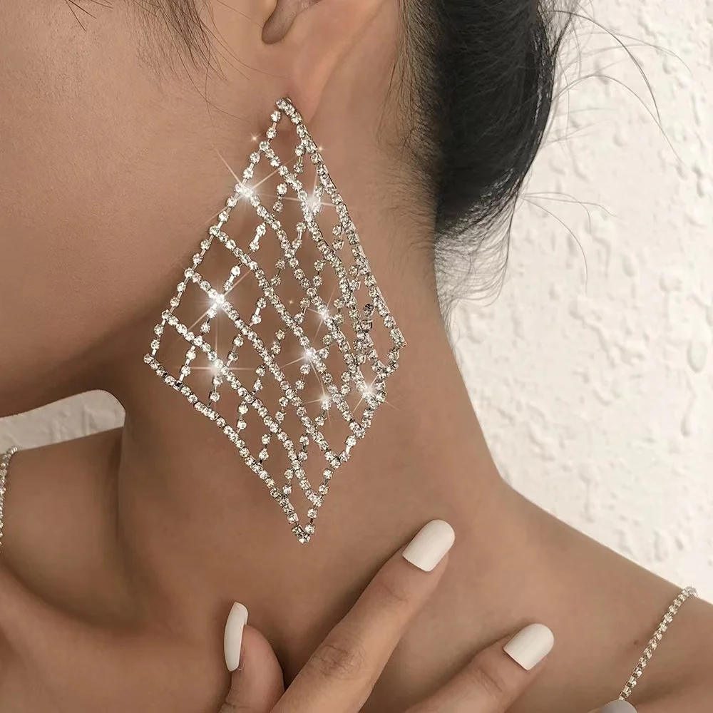 

Модные серьги-кисточки Стразы с цепочкой в виде когтей роскошный стиль женские серьги с кристаллами Рейн изысканные ювелирные изделия