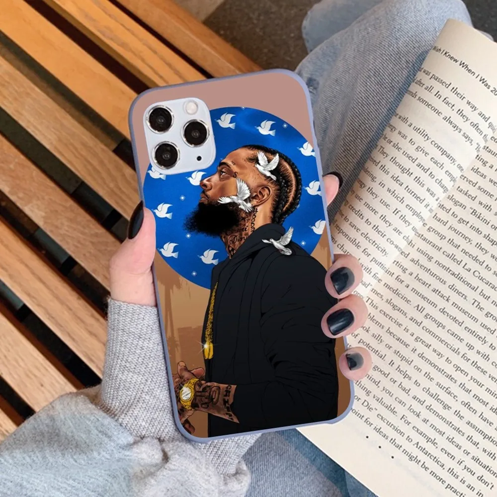 N-Nipseys Rapper H-Hussles Phone Case For IPhone 14 11 12 13 Mini Pro Xs Max 8 7 6 6S Plus X XR Solid Candy Color