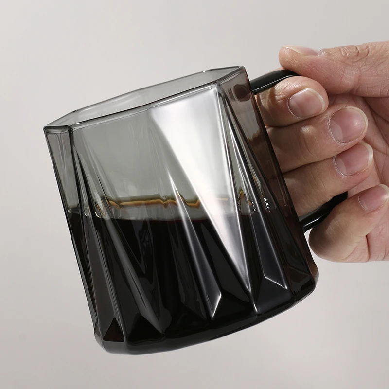 Кофейная кружка стеклянная чашка с ручкой ромбовидный дизайн 450 мл высокопрочное