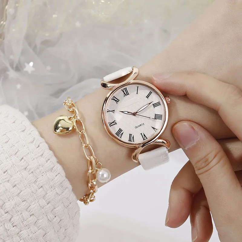 2023 New Hot Leisure Simple Round Dial Women's Vintage Quartz Watch Girlfriend Fashion and Stylish Temperament Gift