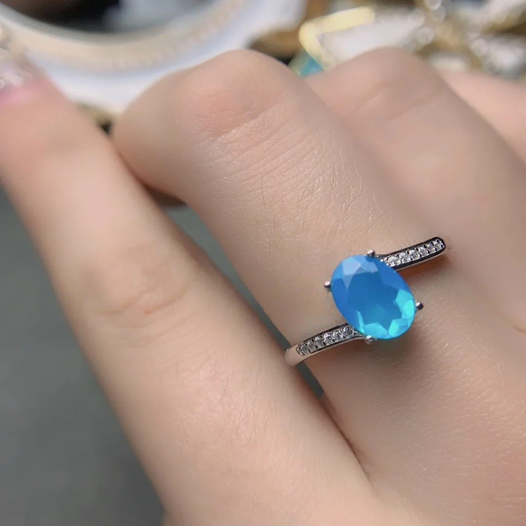 Женское кольцо из серебра 925 пробы с натуральным голубым опалом