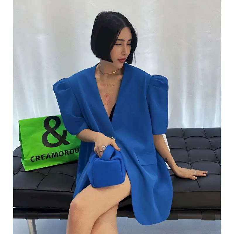 

Женский пиджак UNXX с V-образным вырезом