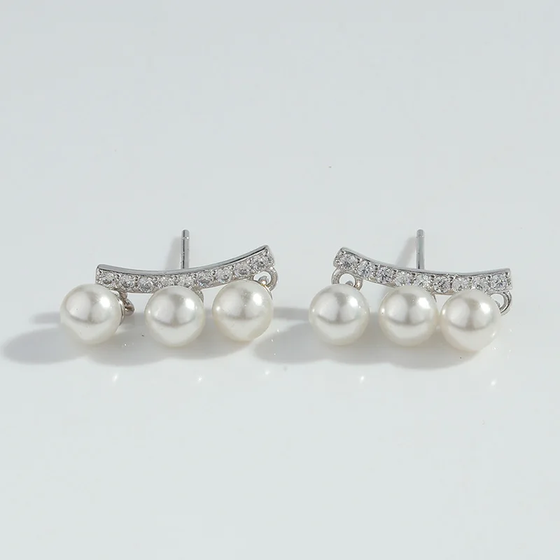 

Korean version pearl row diamond earrings for women's fashionable temperament, short tassel earrings, trendy and personalized