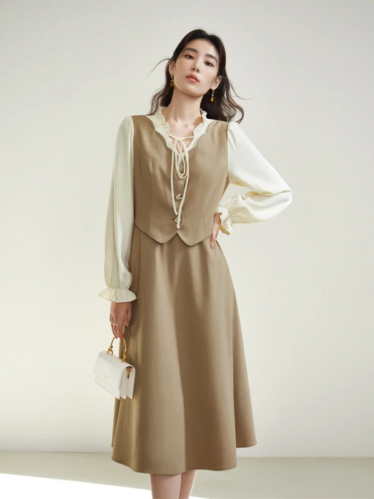 Женское длинное платье с V-образным вырезом и