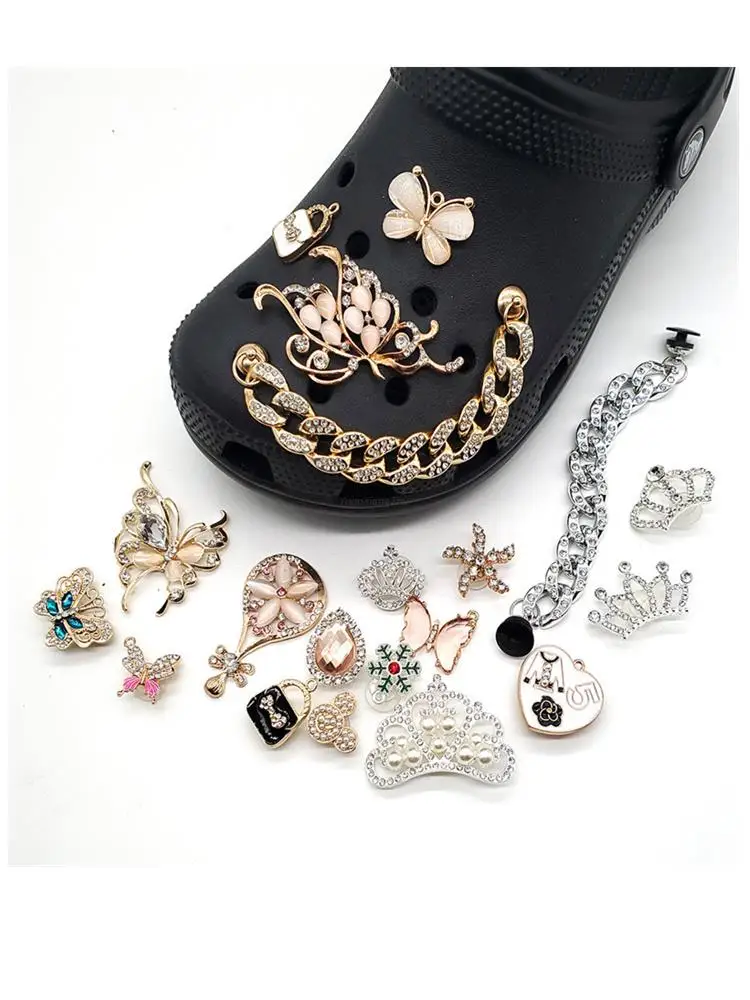 

Fashion Shoes Charms Designer Croc Charms Bling Rhinestone Girl Gift Glow Clog Decaration Metal Love Butterfly Accessories