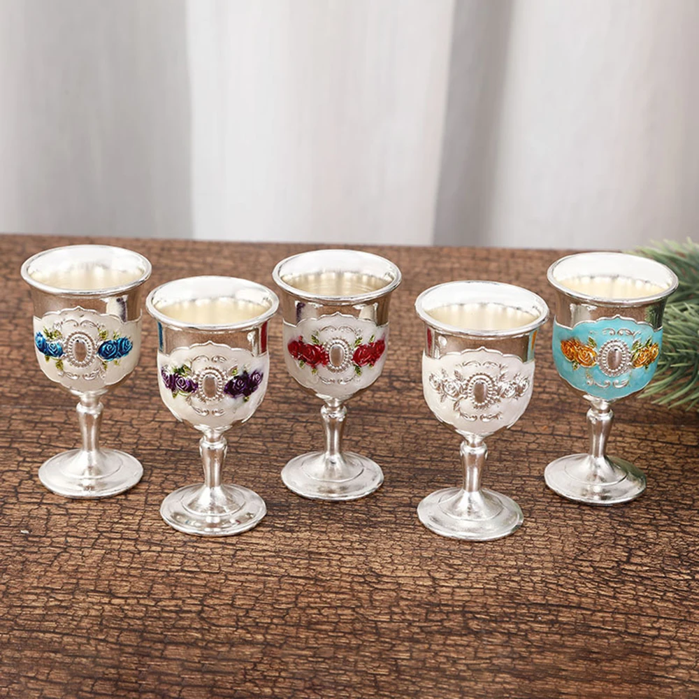 

Creative European Style Metal Retro Carved Goblet Table Decor Cocktail Glasses Whiskey Cup Party Bar Drinkware