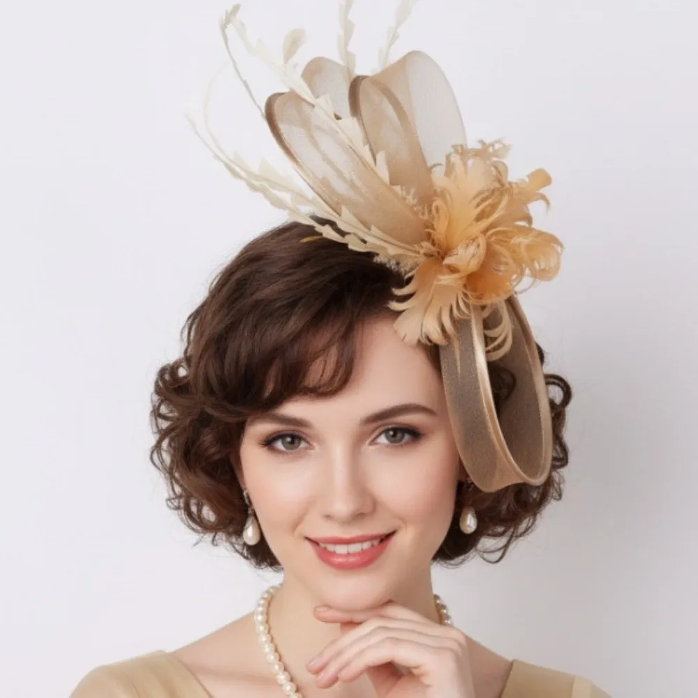Фото Элегантный винтажный головной убор для женщин на скачки Royal Ascot: шляпка-фасцинатор с цветами и сеткой, аксессуар для волос №1