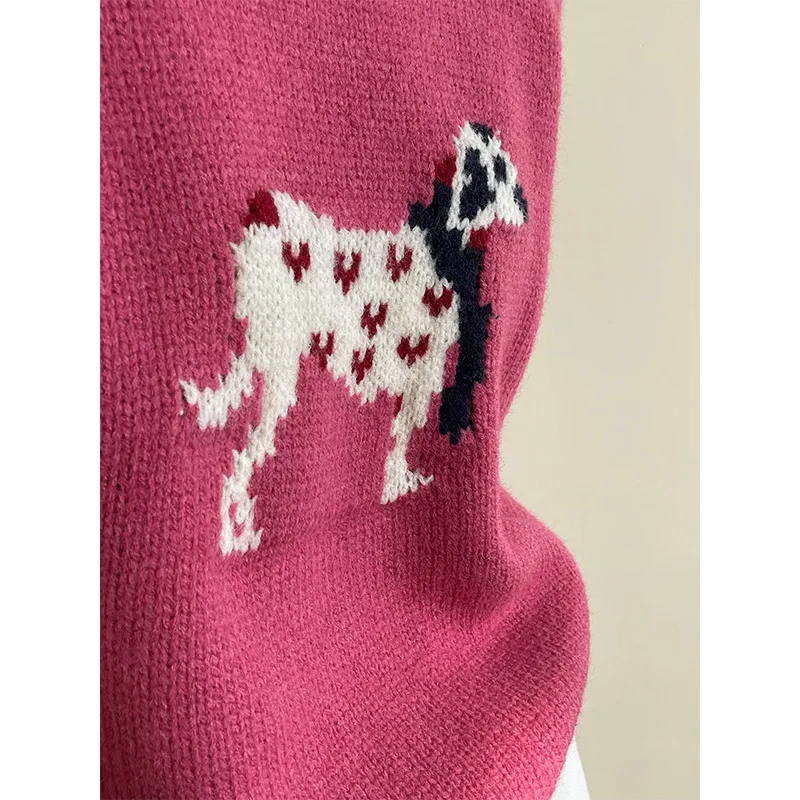 Женский вязаный свитер с рисунком собаки полосатая отделка круглый вырез