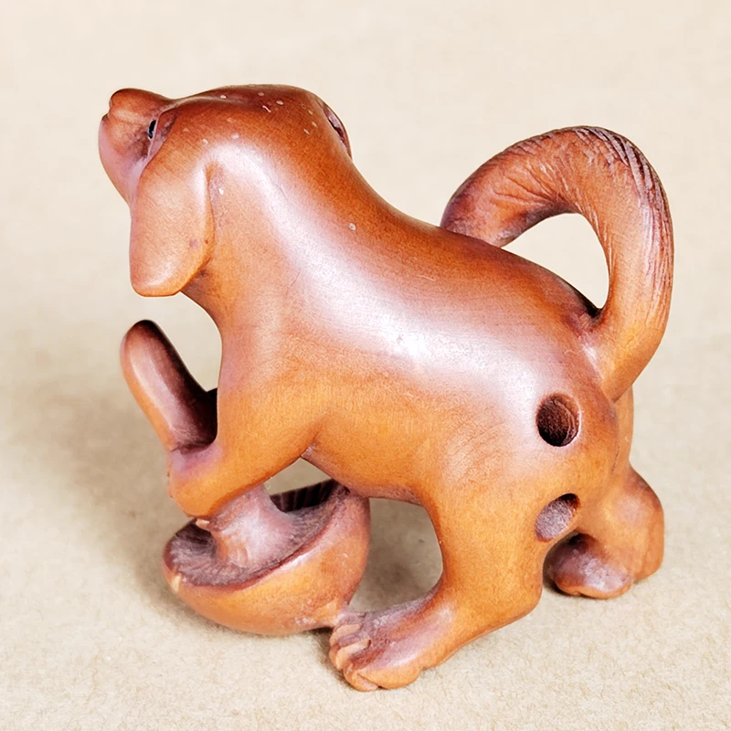 Статуэтка из самшита ручная работа собака и гриб