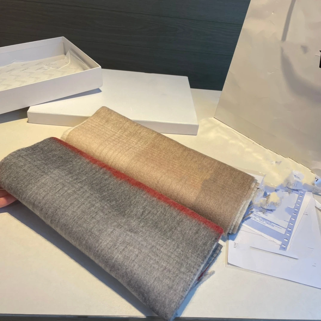 Рисунок 4 - Шарф женский на осень и зиму