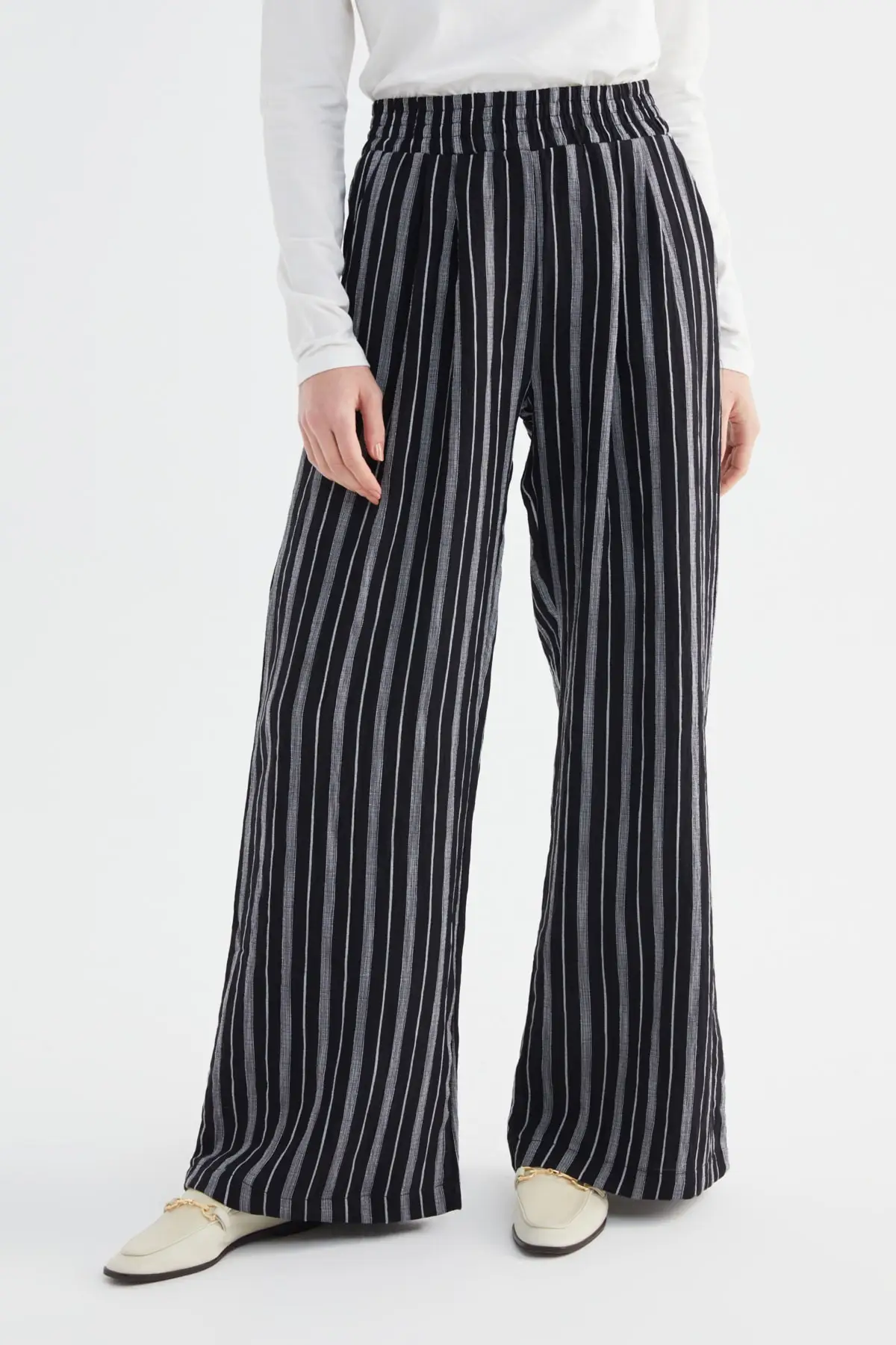 

Trendyol Striped Loose Cut Pants TCTSS21PL0630