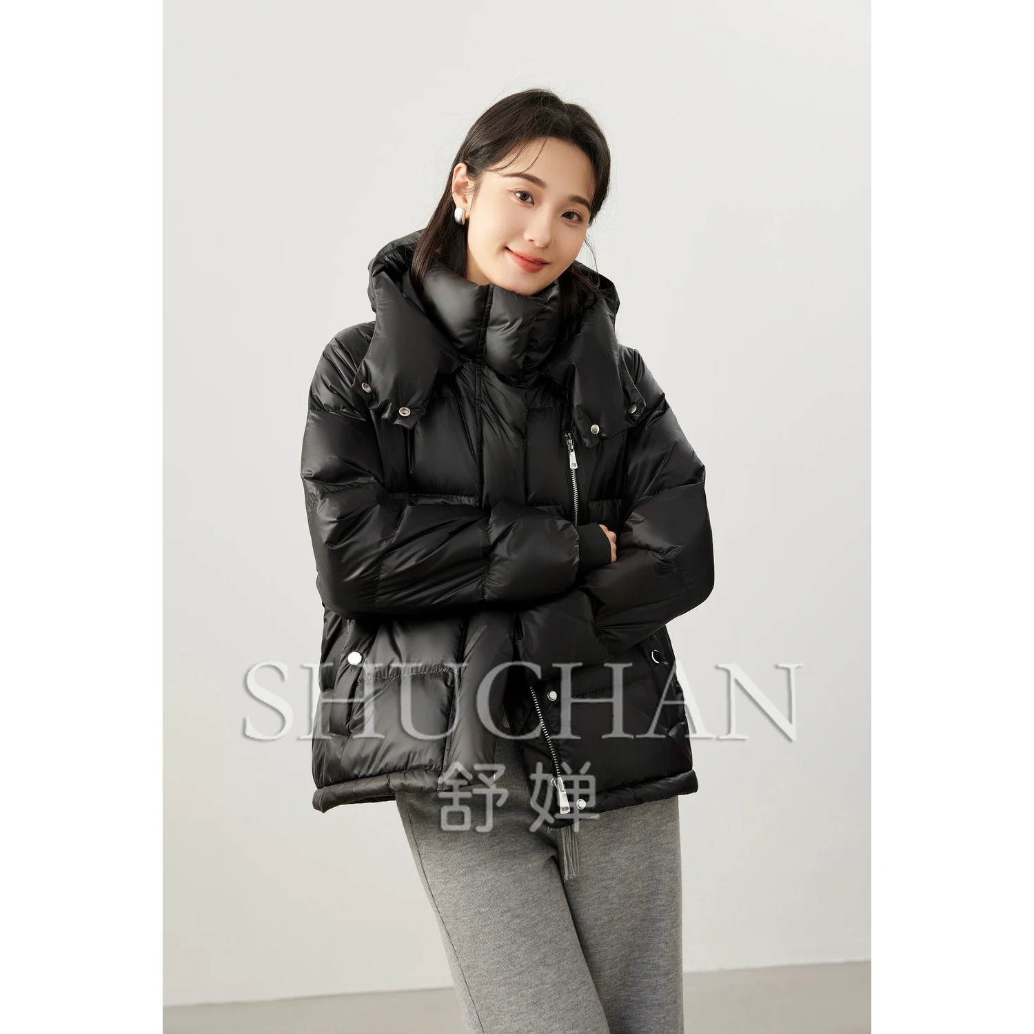 Рисунок 3 - Женское пальто с капюшоном